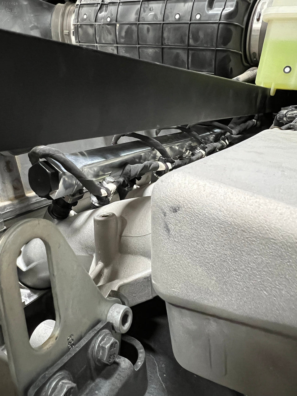 ZRP Fuel Rail- Pro R