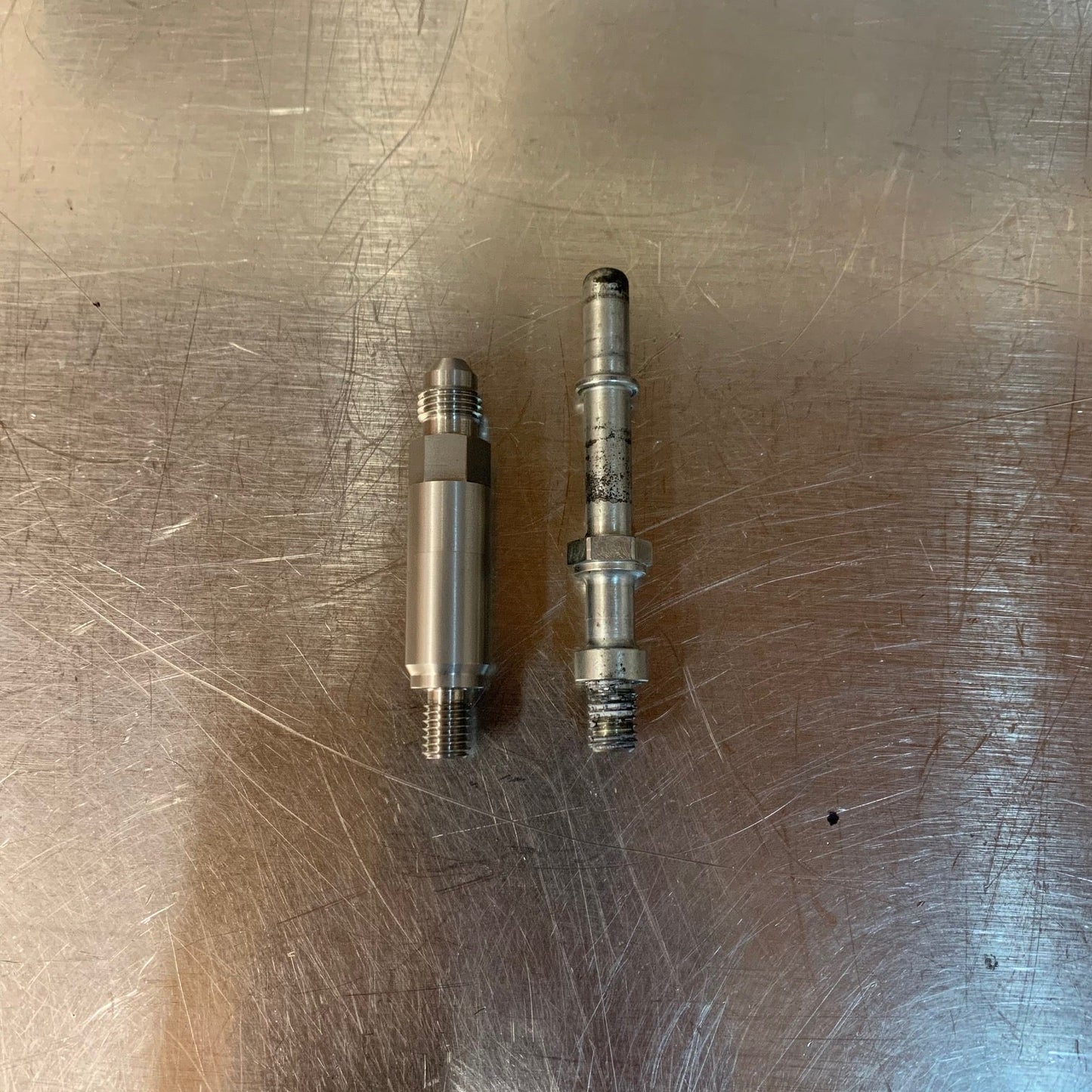 TPR012 - Pro XP / Pro R / Turbo R / Pro S / Xpediton - Head Coolant Fitting