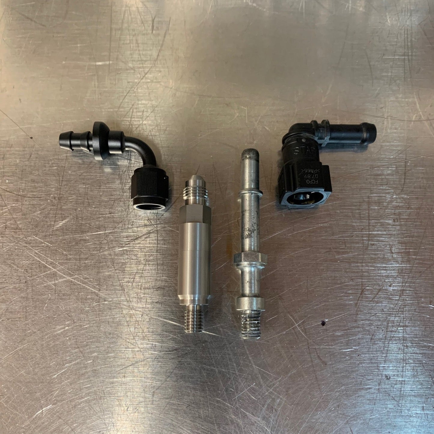 TPR012 - Pro XP / Pro R / Turbo R / Pro S / Xpediton - Head Coolant Fitting